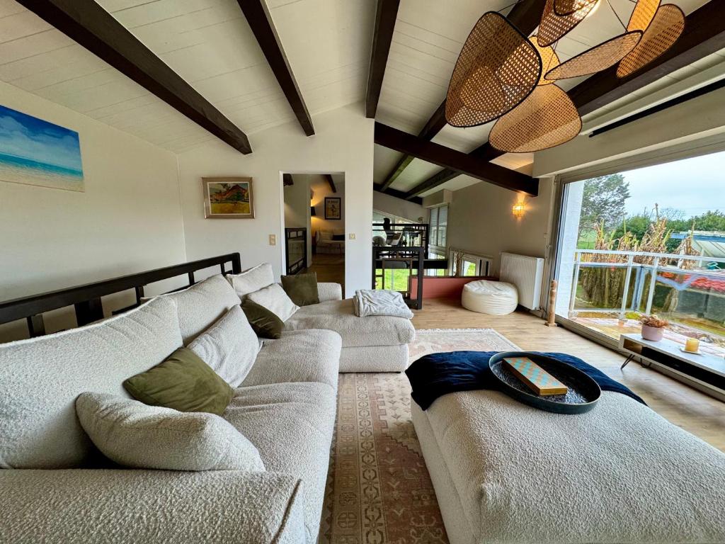 Posezení v ubytování La Villa - Piscine - Billard
