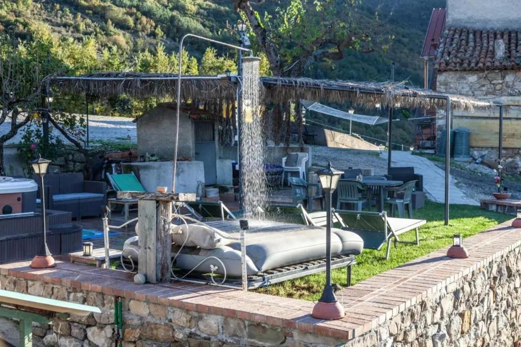 A garden outside Charming House in Laurino with Mountain View