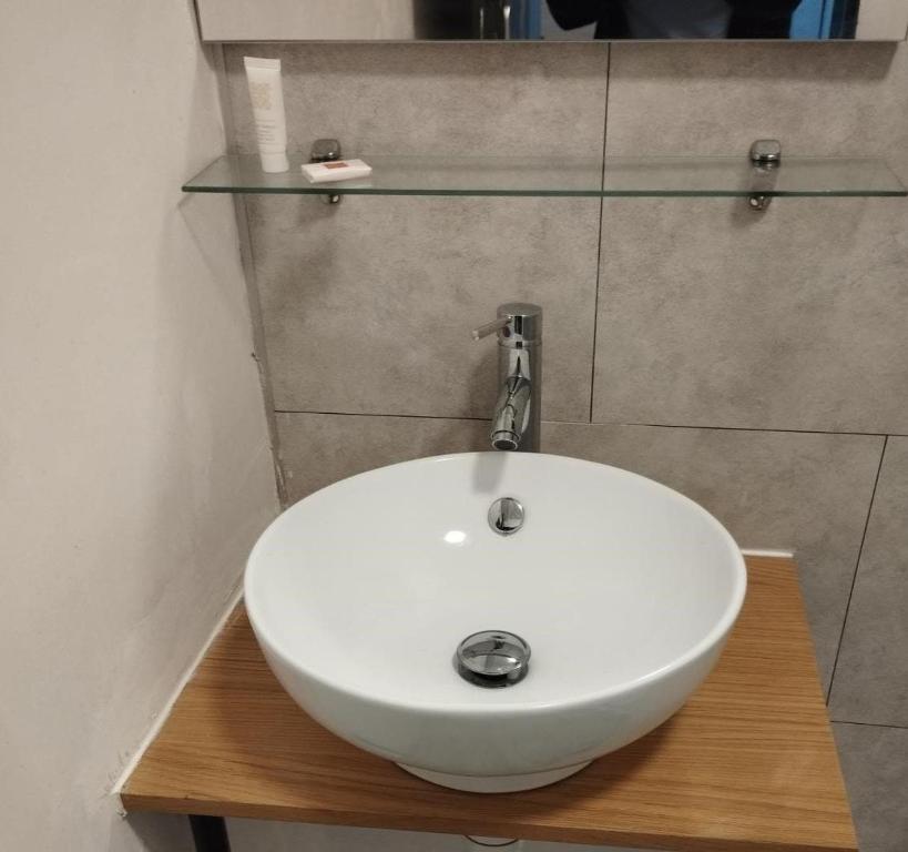 Ένα μπάνιο στο Appartement Morlaix pres de la gare avec 2 chambres et Internet