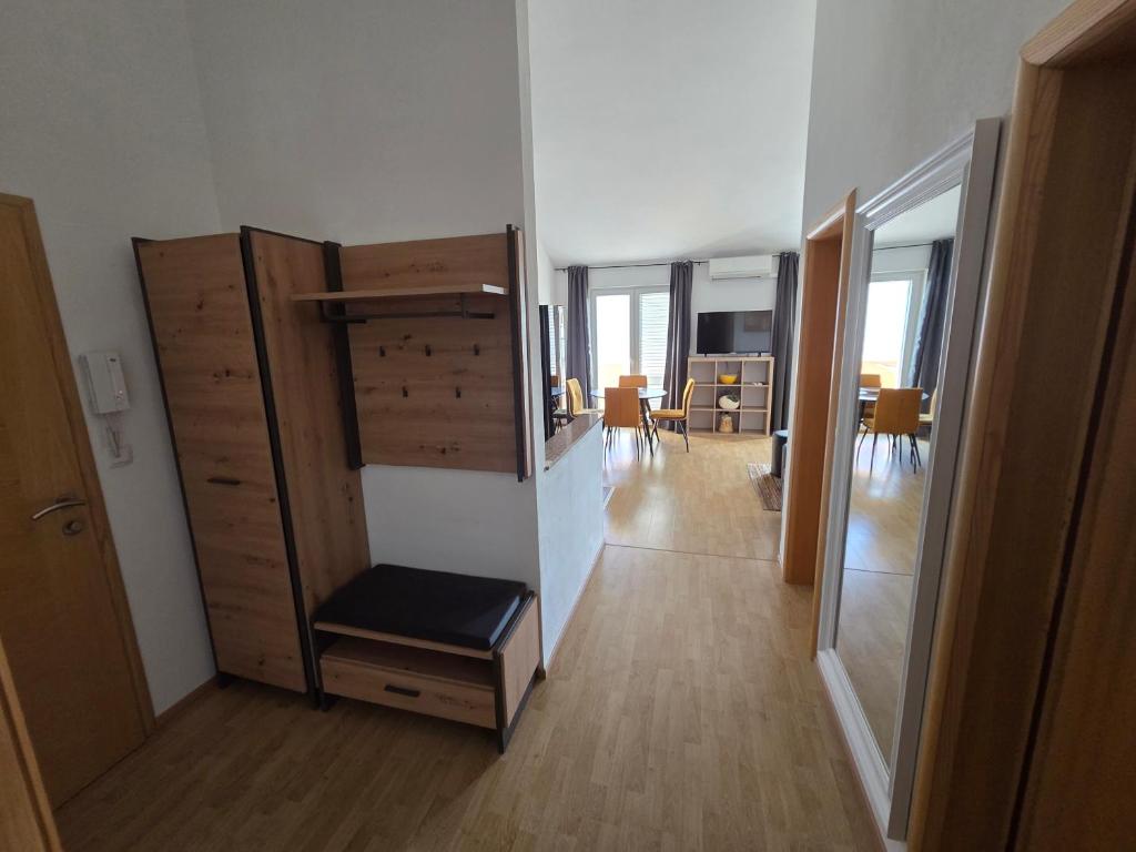 Łóżko lub łóżka w pokoju w obiekcie Apartments in Krk