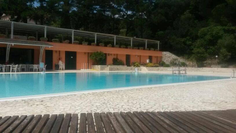 Grazioso appartamento con piccolo giardino