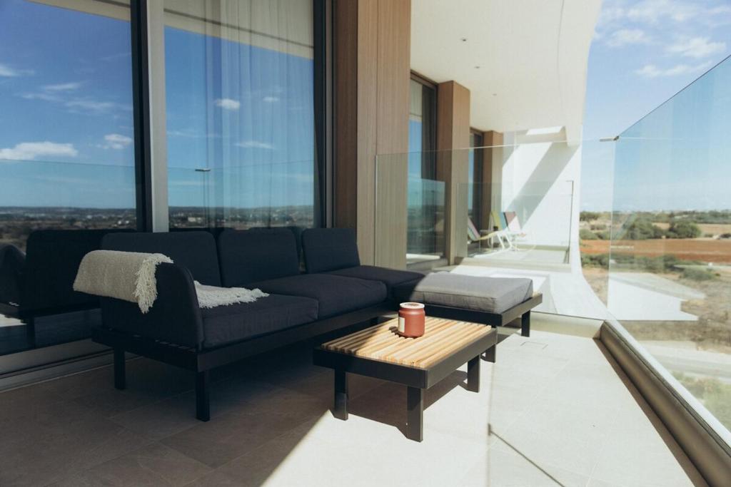 New Luxury 2BR Seaview Apt, Sun City, Pool and Beach
