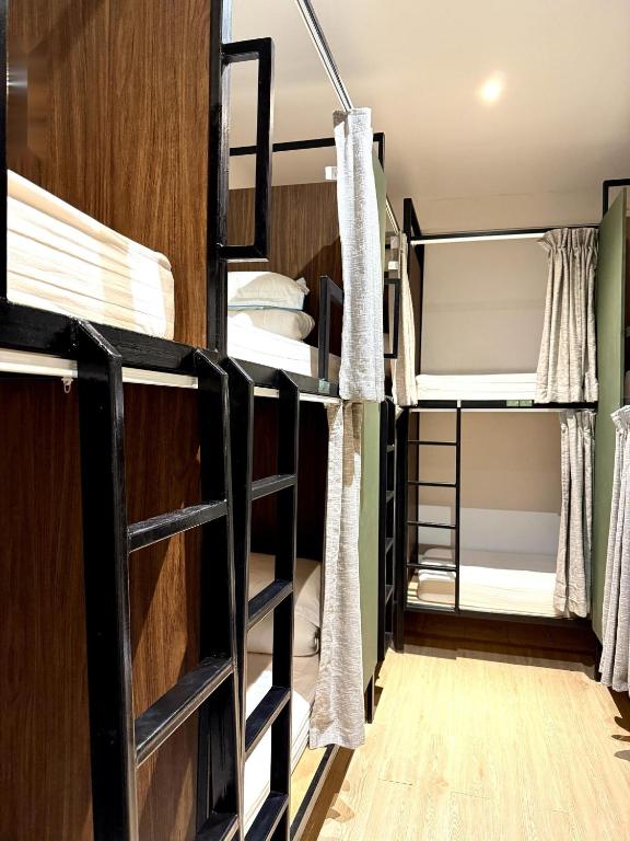 Postel nebo postele na pokoji v ubytování Jiran Hostel Kota Kinabalu