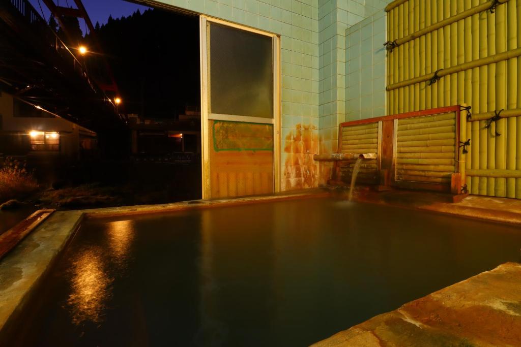 Bazén v ubytování 湯治の宿妙見館 nebo v jeho okolí
