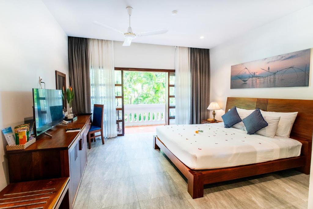 Phòng Deluxe Giường Đôi/2 Giường Đơn Với Ban Công Và Tầm Nhìn Ra Vườn