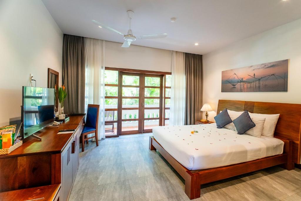 Phòng Deluxe Giường Đôi/2 Giường Đơn Với Ban Công Và Tầm Nhìn Ra Vườn