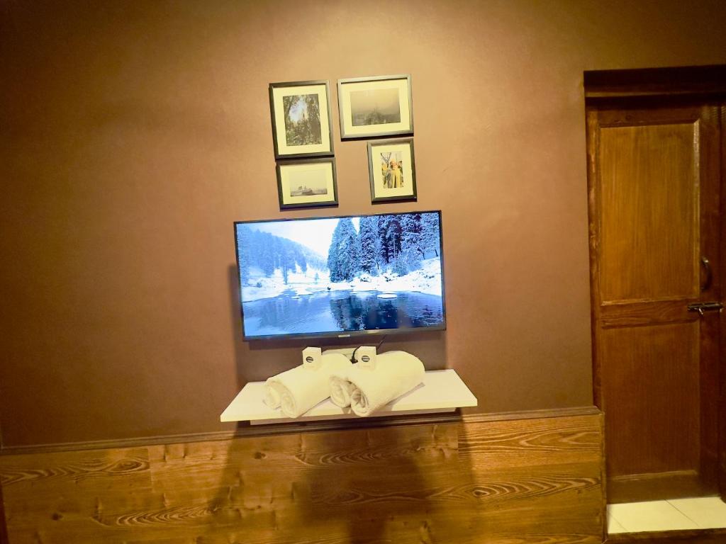 TV a/nebo společenská místnost v ubytování Hotel Jafson Accommodates