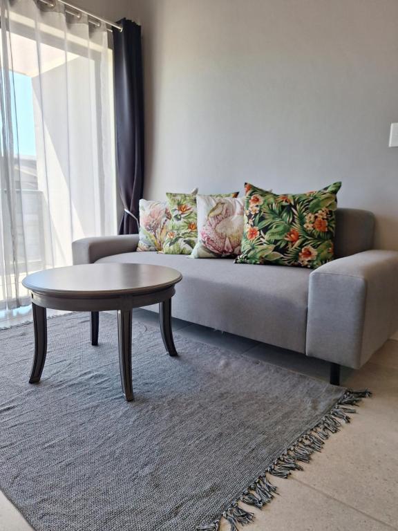 Χώρος καθιστικού στο Apartment in Langebaan at Millenial Arch