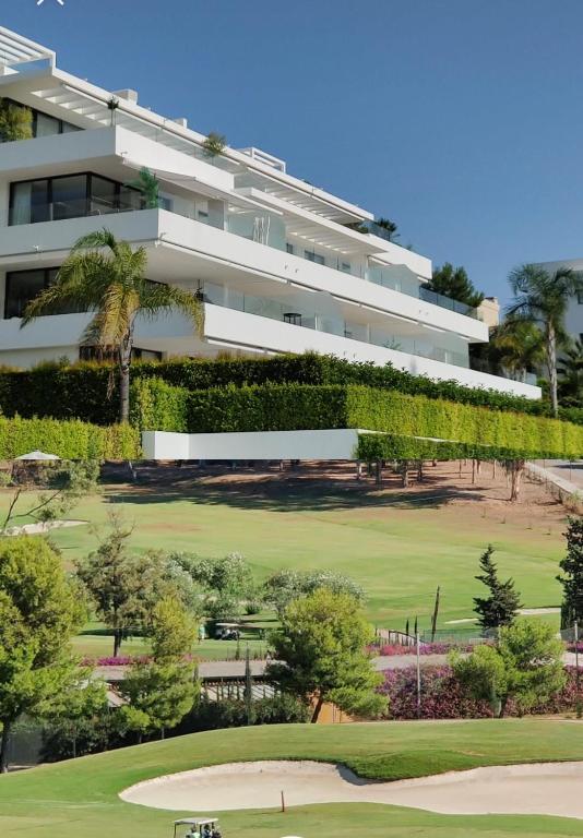 Ogród w obiekcie Marbella GOLF & SEA LODGE