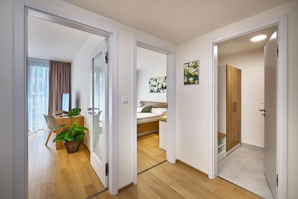 DownTown Suites Andel - 8