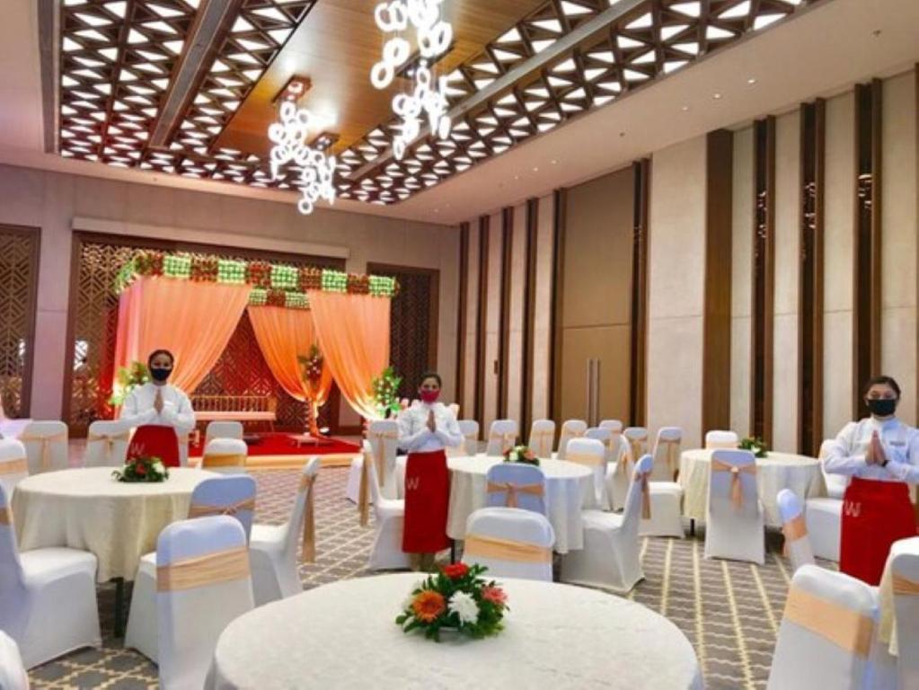 Posezení v ubytování Welcomhotel by ITC Hotels, Ashram Road, Ahmedabad