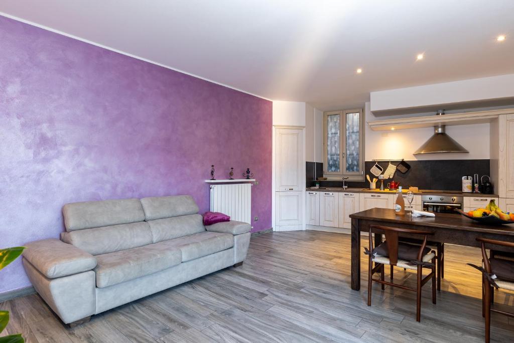 Kuchnia lub aneks kuchenny w obiekcie La Corte - Seta apartment Bellagio