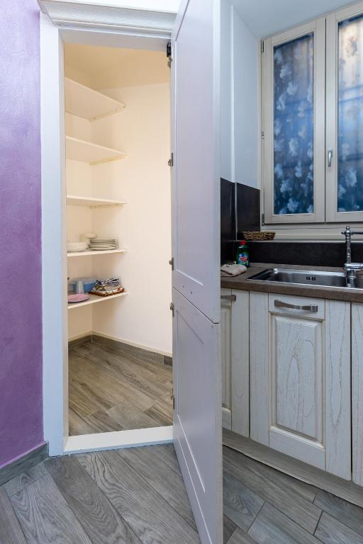 Kuchnia lub aneks kuchenny w obiekcie La Corte - Seta apartment Bellagio