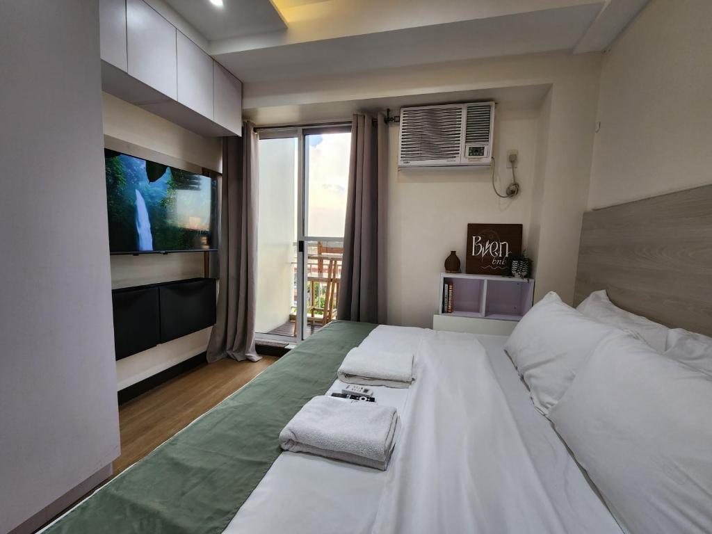 Bienbnb 1Br condo at The Celandine near Ayala Mall Cloverleaf - - 