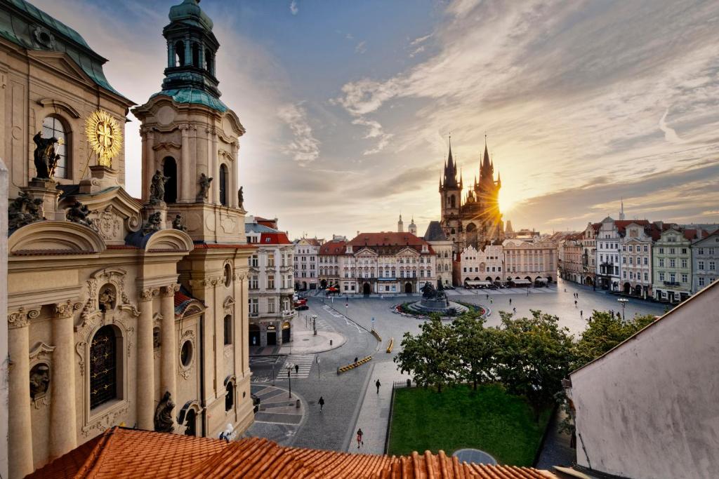 Nespecifikovaný výhled na destinaci Praha nebo výhled na město při pohledu z hotelu