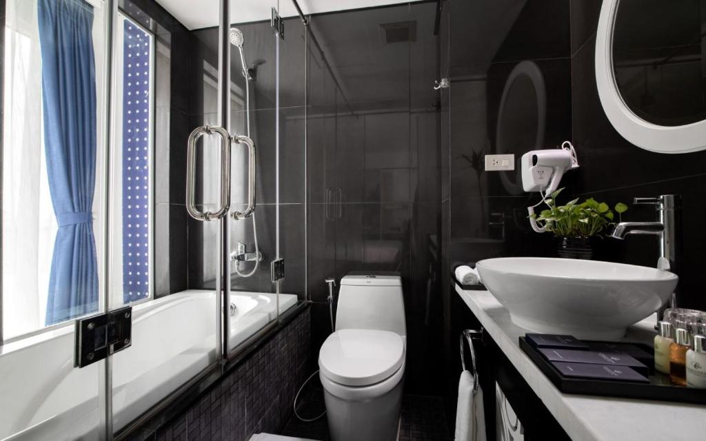 Le Petit Prince Lakeside Hotel & Rooftop Bar - 2