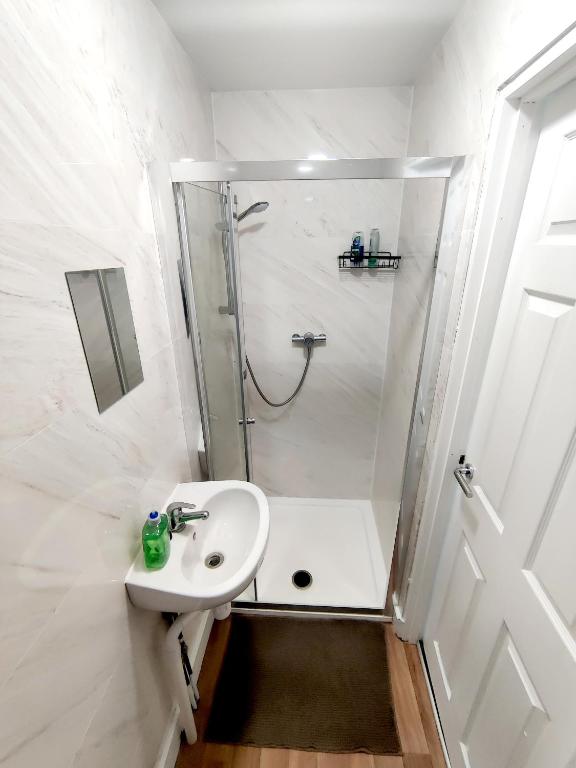 Koupelna v ubytování House share with few ensuite rooms near Southmead