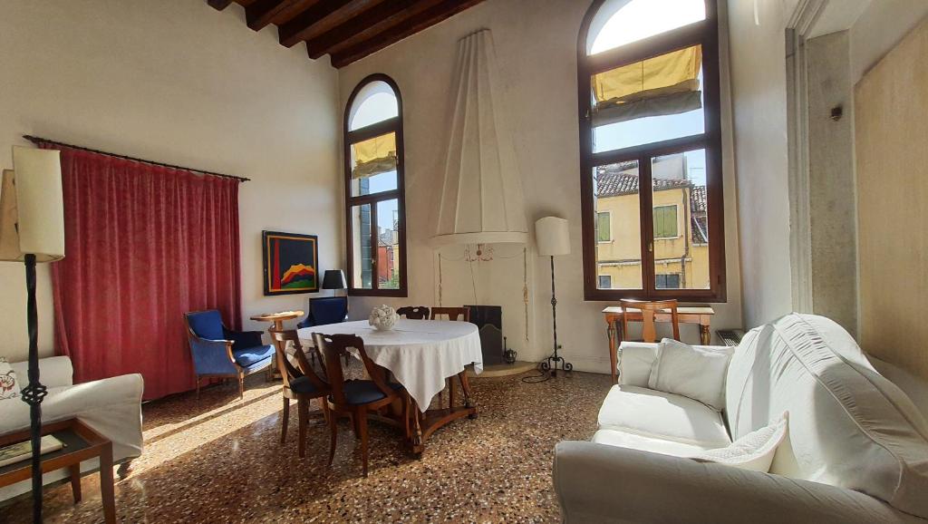 Palazzo Contarini Della Porta Di Ferro - Resim 3