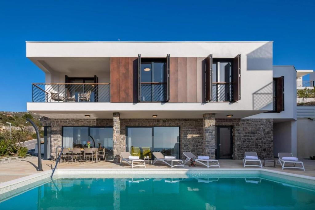 Villa Sole Dance