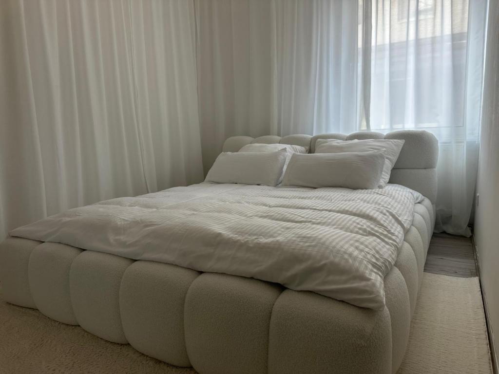 Postel nebo postele na pokoji v ubytování Zentral & Modern Nähe Düsseldorf und Köln