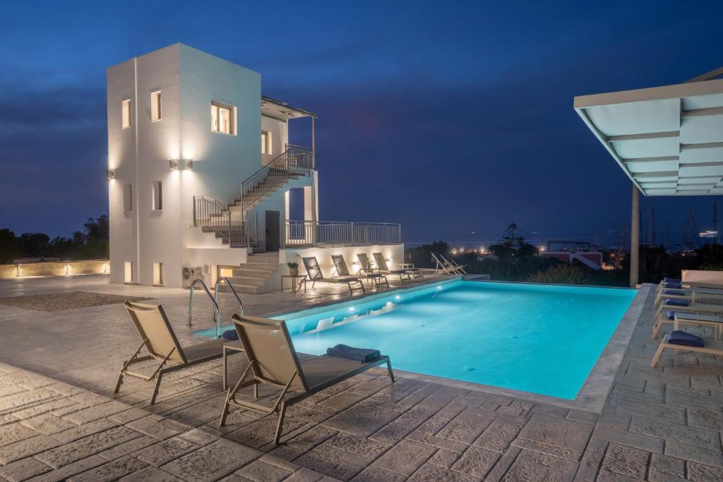 Bazén v ubytování Crabstone Brand New Complex with Pool nebo v jeho okolí