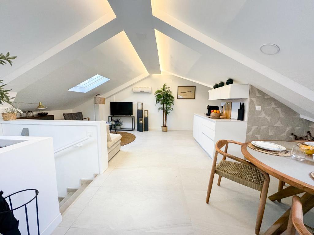 Η κουζίνα ή μικρή κουζίνα στο RYAP Isabel la Católica