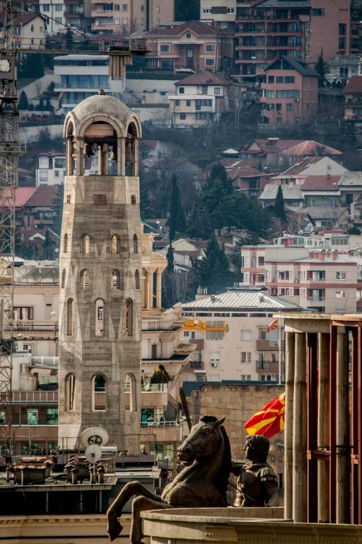 Nespecifikovaný výhled na destinaci Skopje nebo výhled na město při pohledu z hotelu
