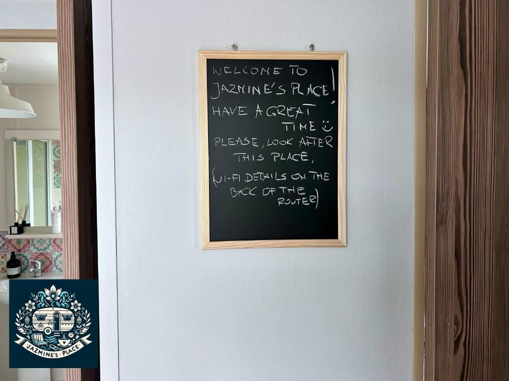 Certifikát, hodnocení, plakát nebo jiný dokument vystavený v ubytování Jazmine's Place