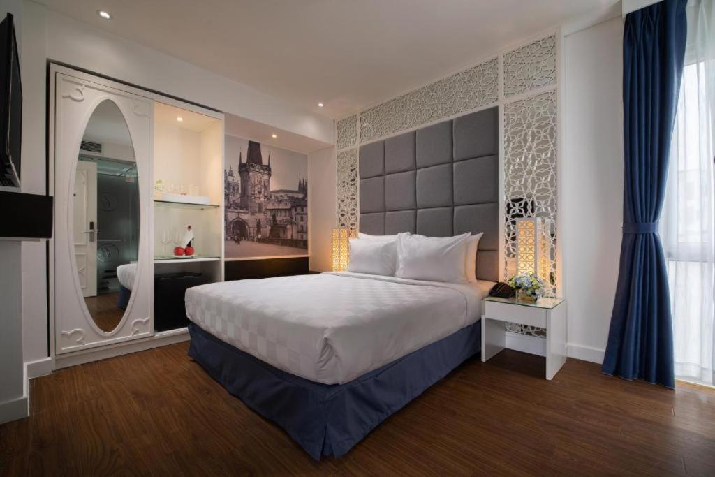 Le Petit Prince Lakeside Hotel & Rooftop Bar - 10