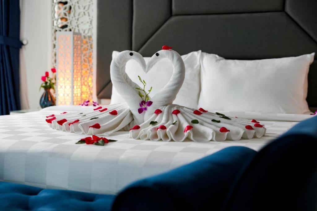 Honeymoon Suite Room With Lake View