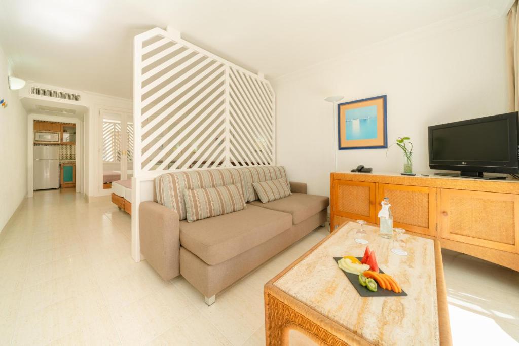 Plus Fariones Apartamentos - 7