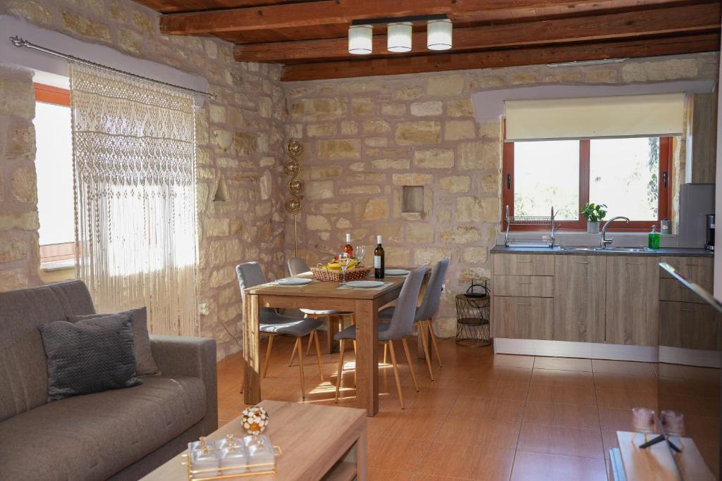 A kitchen or kitchenette at SundayMar Stone House