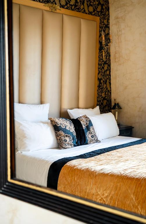 Hotel de L'Empereur by Malone - Resim 10