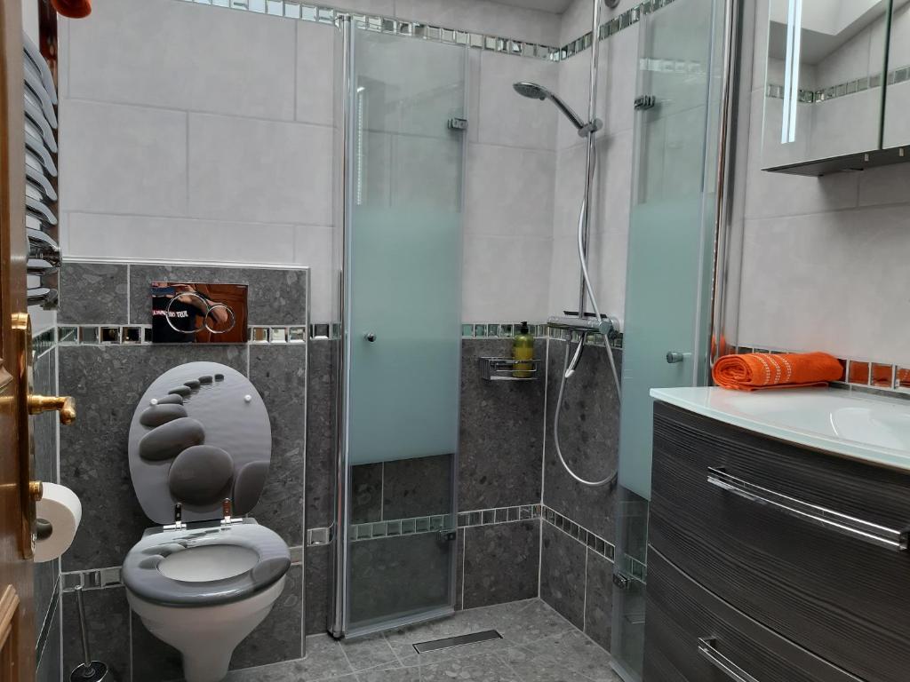 Koupelna v ubytování Landhaus Bonaventura