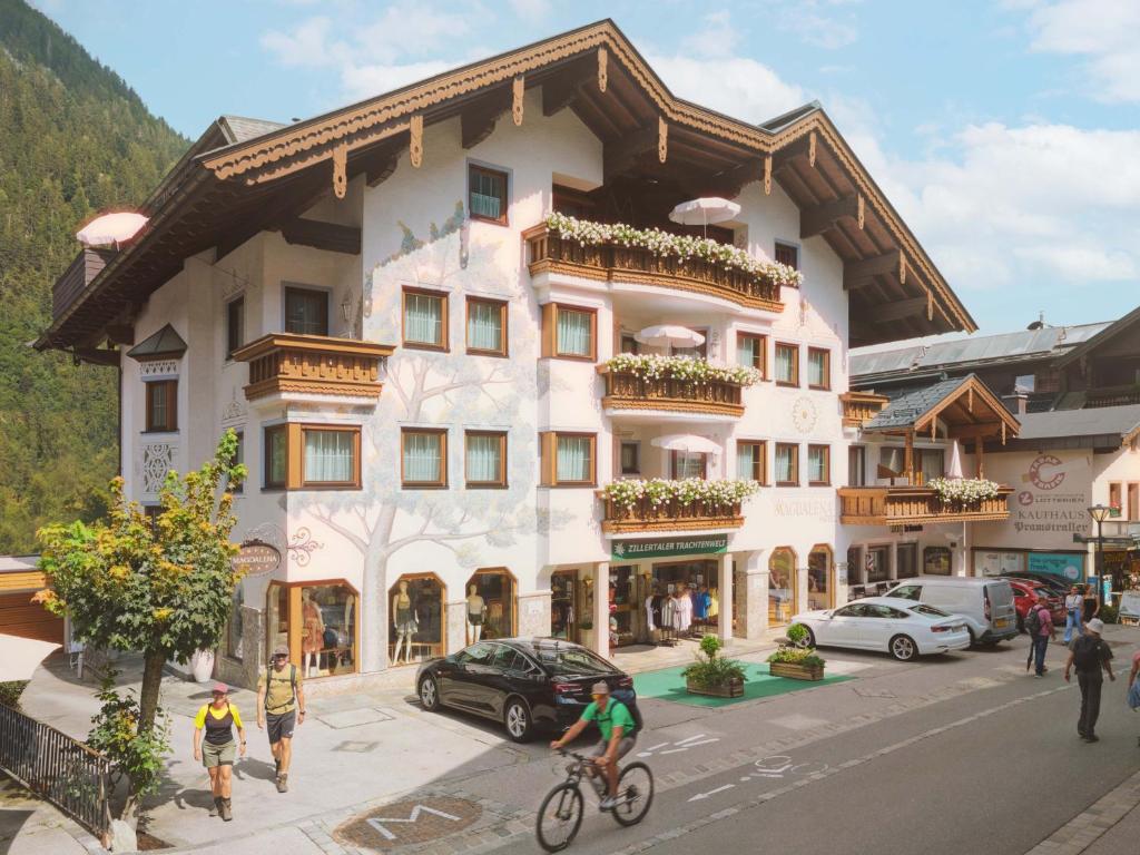 Nespecifikovaný výhled na hory nebo výhled na hory při pohledu z hotelu