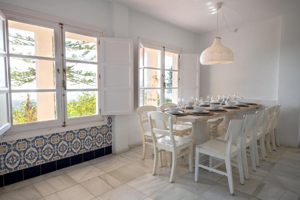 Fotografia z galérie ubytovania Gran villa con vistas al mar y piscina privada v destinácii Málaga