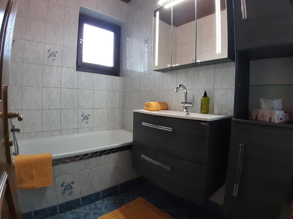 Koupelna v ubytování Landhaus Bonaventura