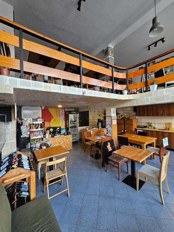 Restaurace v ubytování Traveler Hostel
