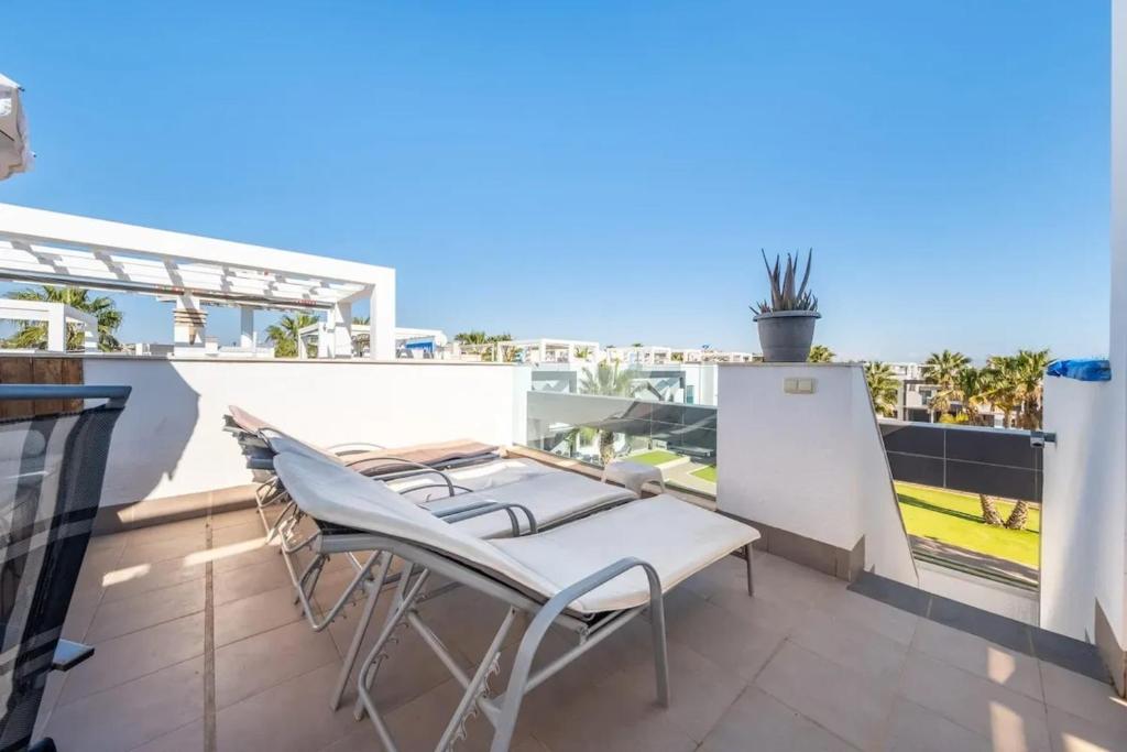 Fotografie z fotogalerie ubytování Elegant apartment in Orihuela, 135 m², pool & sea view v destinaci Playa Flamenca