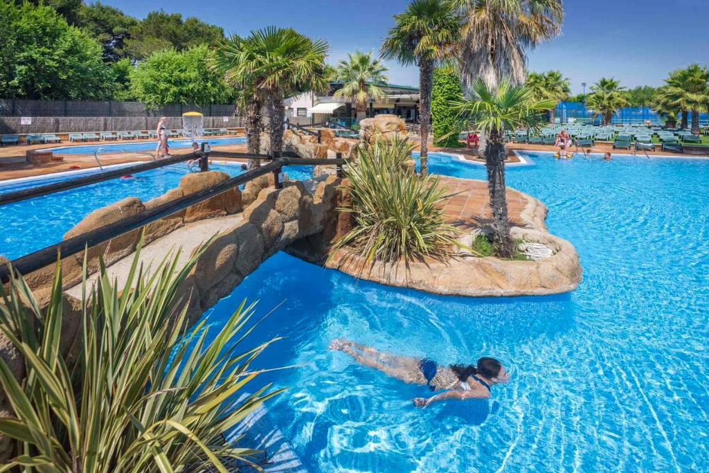 Bazén v ubytovaní Apartments in Blanes - Costa Brava 35181 alebo v jeho blízkosti