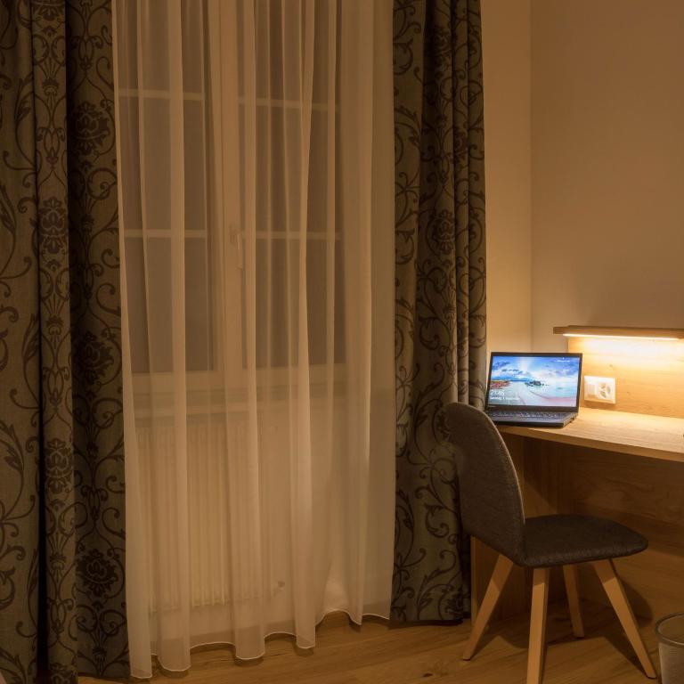 TV a/nebo společenská místnost v ubytování Gasthaus Rössli