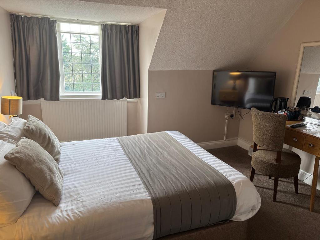 Oaklands Hotel - Economy Double Room