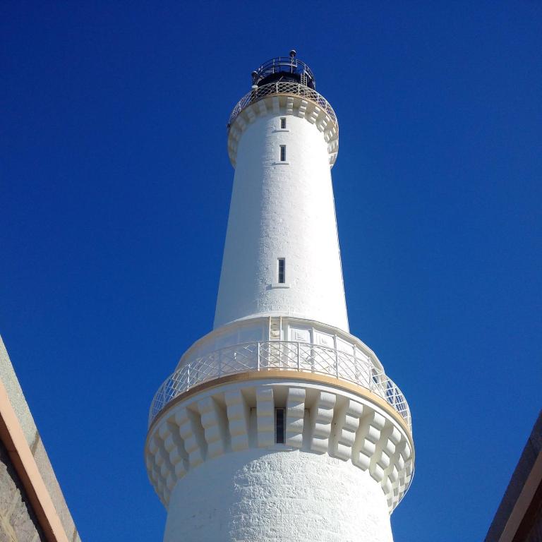 Aberdeen Lighthouse Cottages - coastal, dolphins - 