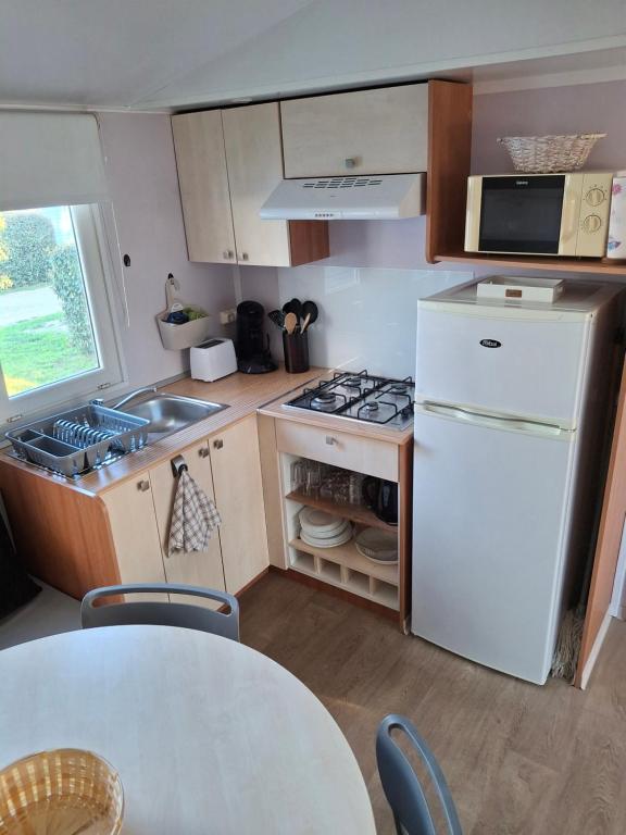 Imagen de la galería de MOBIL HOME Le Soleil,3CH,6PERS, en Port-la-Nouvelle