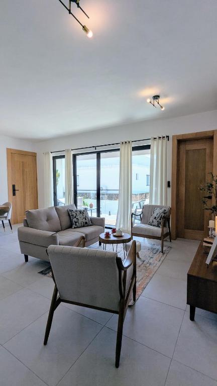 Image showcasing Sale in Mountain View Hyde Park: Penthouse bahary-lowest price-ready to ...