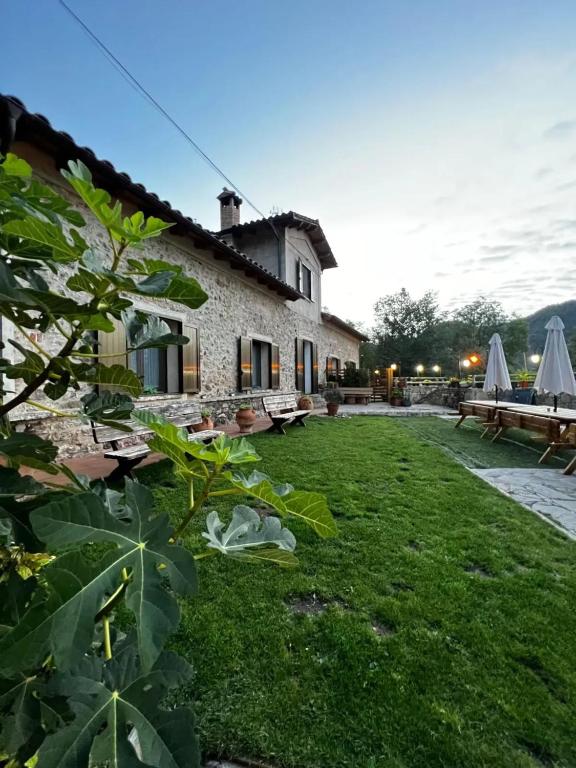 Spacious House in Ogassa with Terrace and BBQ - Housity