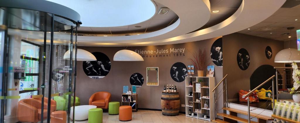 Posezení v ubytování ibis Styles Beaune Centre