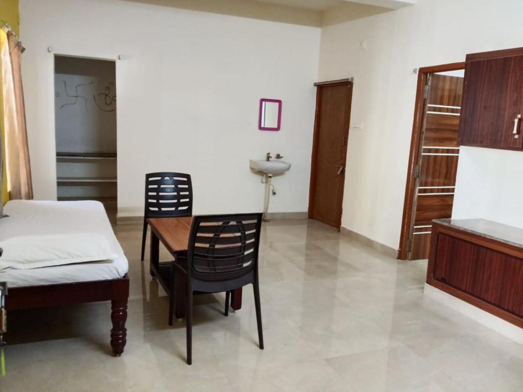 Fotografie z fotogalerie ubytování Lakshmibalajistayhome 1bhk&2bhk v destinaci Tirupati