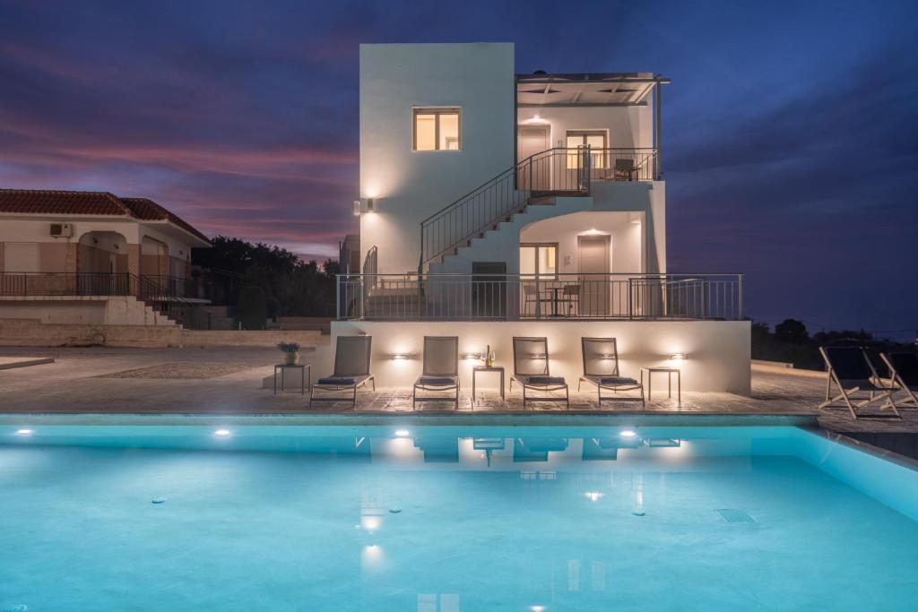 Bazén v ubytování Crabstone Brand New Complex with Pool nebo v jeho okolí