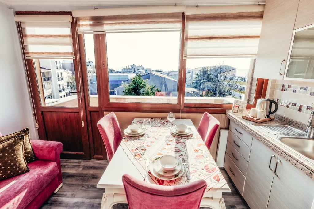 Nespecifikovaný výhled na hory nebo výhled na hory při pohledu z hotelu